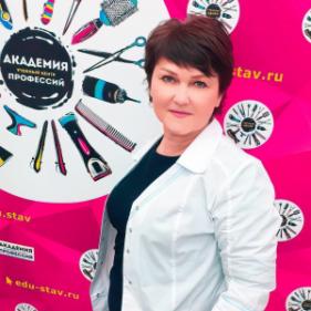 Евгения ведёт курсы по массажу